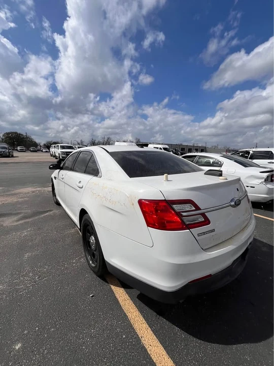 2013 Ford Taurus 6th Gen - Image 4 of 9