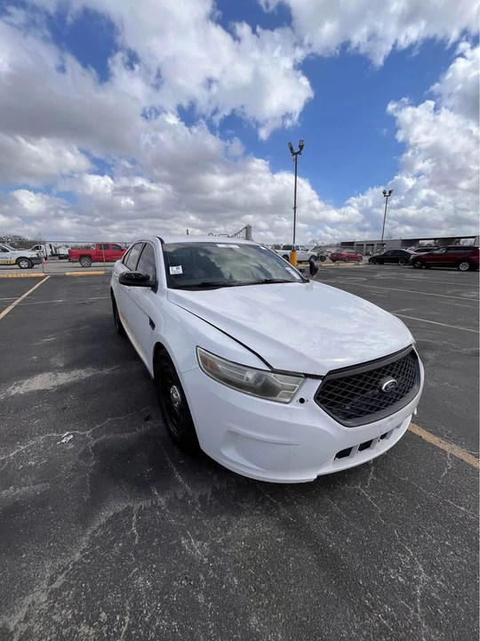 2013 Ford Taurus 6th Gen - Image 3 of 9