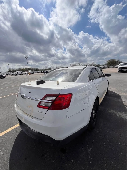 2013 Ford Taurus 6th Gen - Image 6 of 9