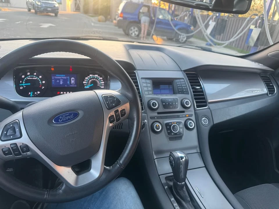 2013 Ford Taurus 6th Gen - Image 7 of 8
