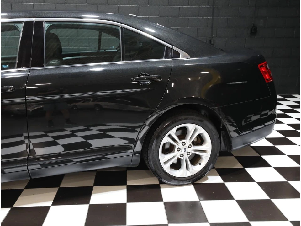 2013 Ford Taurus 6th Gen - Image 25 of 31