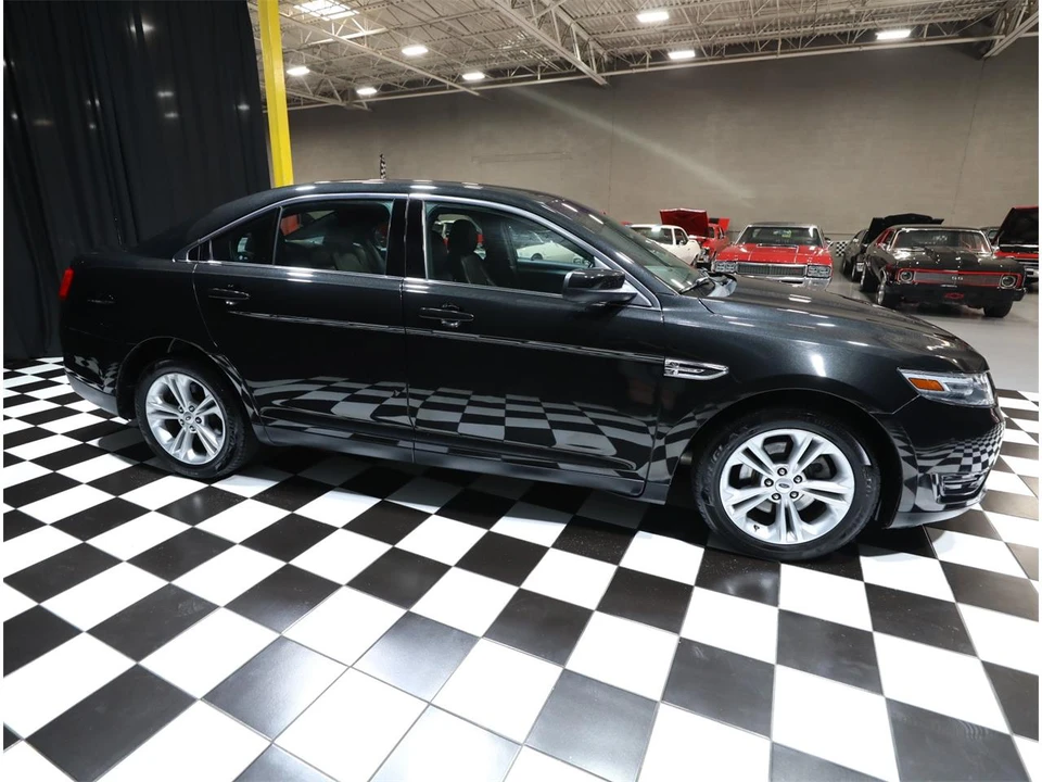2013 Ford Taurus 6th Gen - Image 16 of 31