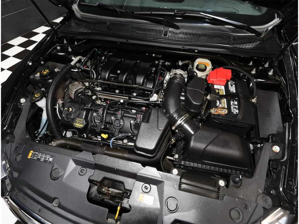 2013 Ford Taurus 6th Gen - Image 2 of 31