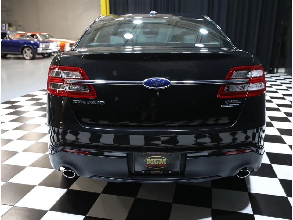 2013 Ford Taurus 6th Gen - Image 19 of 31