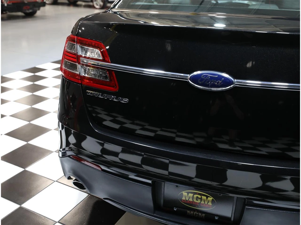 2013 Ford Taurus 6th Gen - Image 20 of 31
