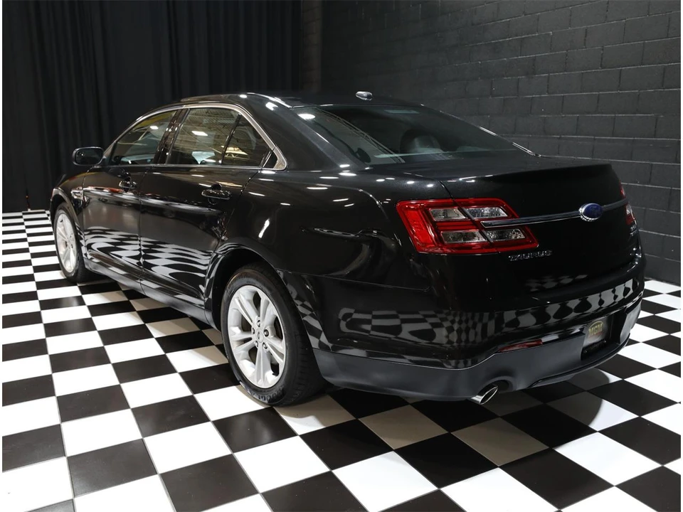 2013 Ford Taurus 6th Gen - Image 23 of 31