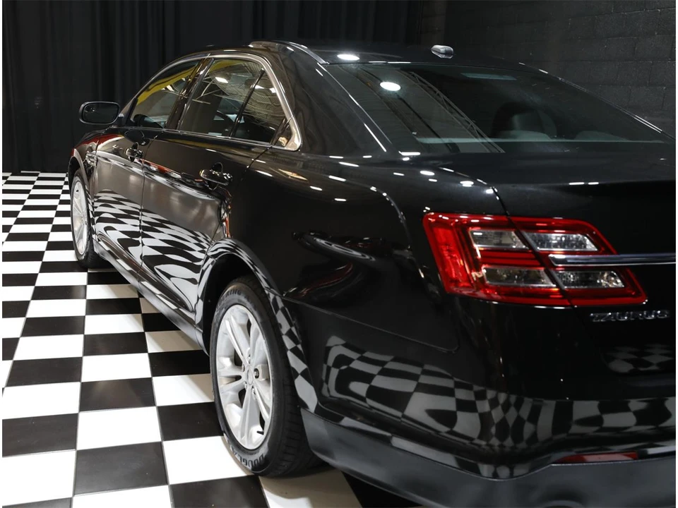 2013 Ford Taurus 6th Gen - Image 24 of 31