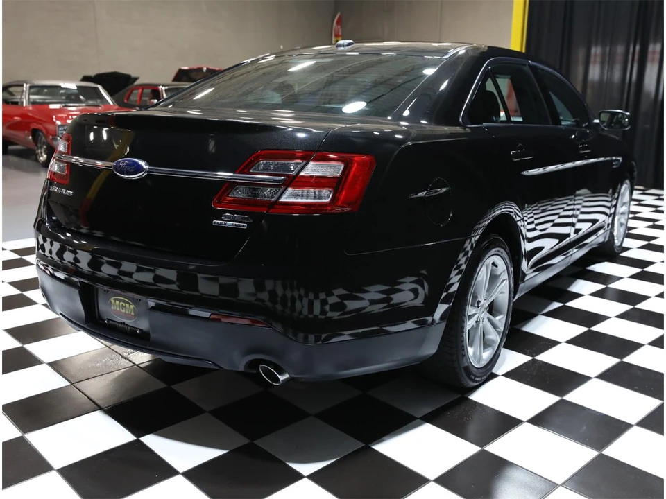2013 Ford Taurus 6th Gen - Image 18 of 31