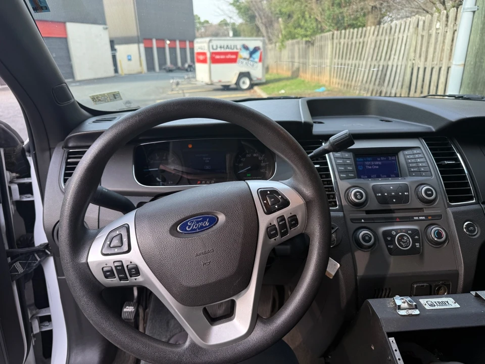 2013 Ford Taurus 6th Gen - Image 9 of 14