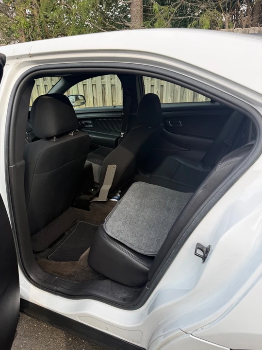 2013 Ford Taurus 6th Gen - Image 10 of 14