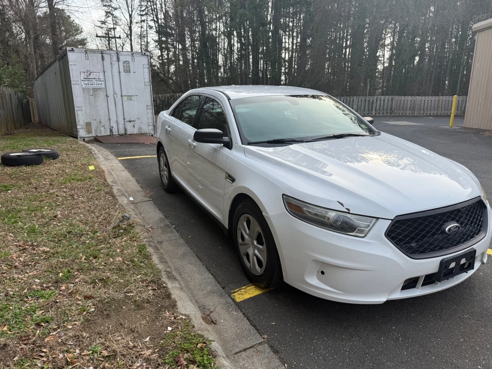 2013 Ford Taurus 6th Gen - Image 3 of 14