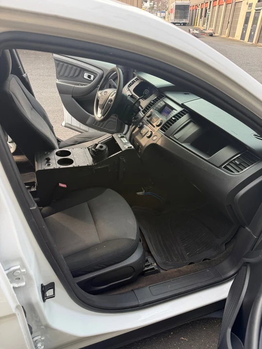 2013 Ford Taurus 6th Gen - Image 12 of 14