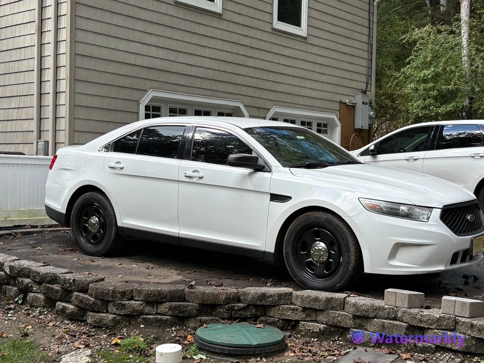 2013 Ford Taurus 5th Gen - Image 3 of 21