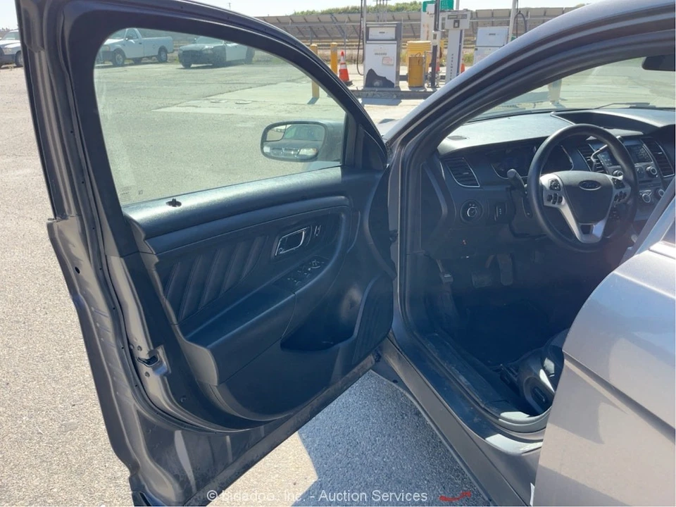 2013 Ford Taurus 6th Gen - Image 10 of 12