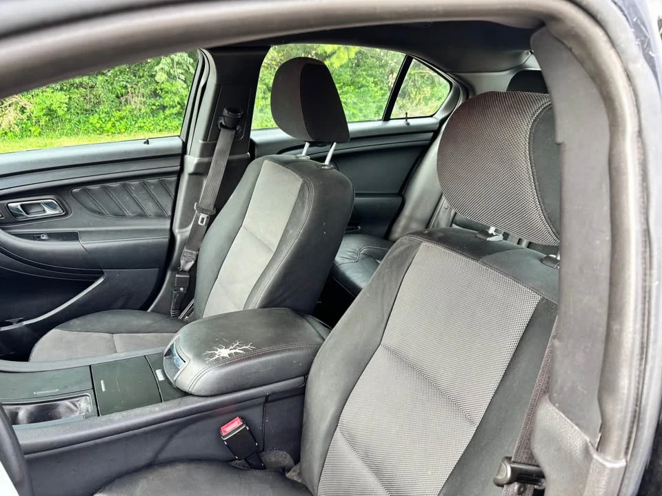 2013 Ford Taurus 6th Gen - Image 7 of 10