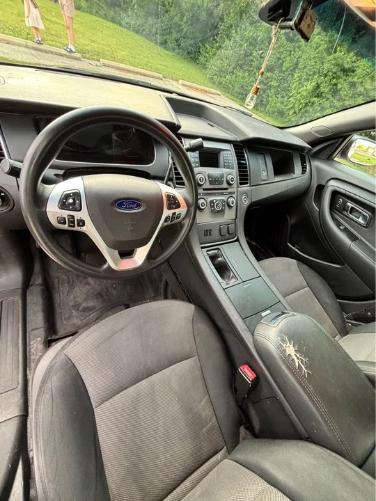 2013 Ford Taurus 6th Gen - Image 8 of 10