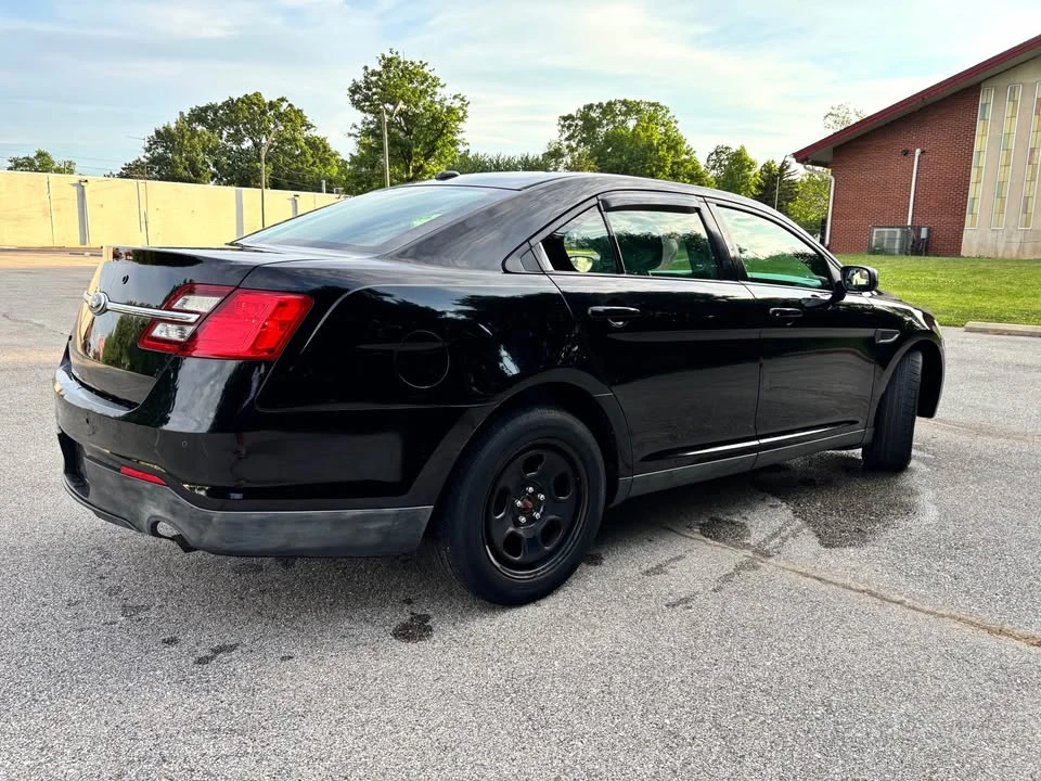 2013 Ford Taurus 6th Gen - Image 3 of 10