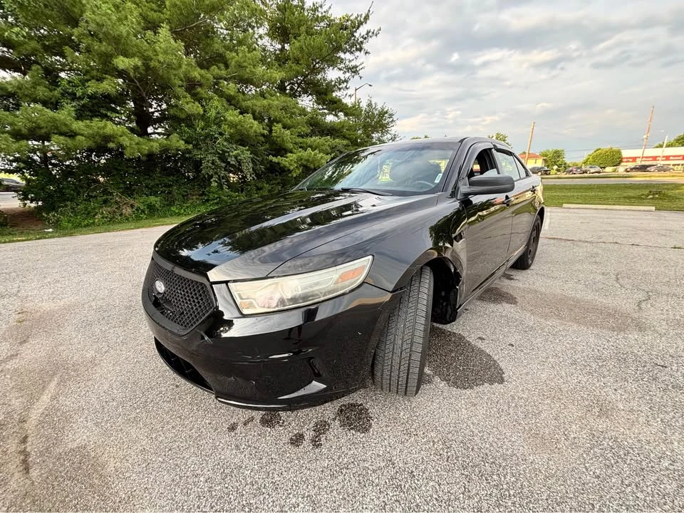 2013 Ford Taurus 6th Gen - Image 2 of 10