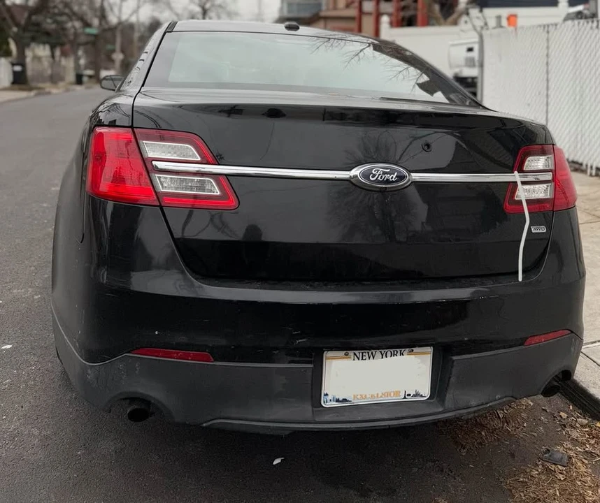 2013 Ford Taurus 6th Gen - Image 6 of 7