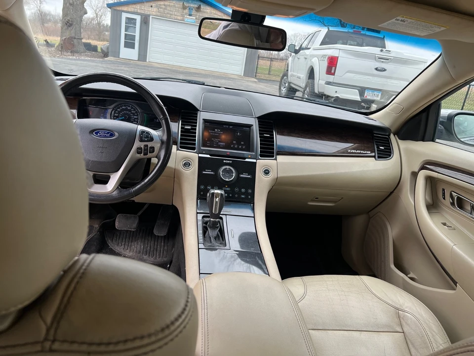 2013 Ford Taurus 6th Gen - Image 8 of 10