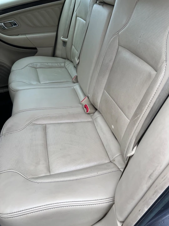2013 Ford Taurus 6th Gen - Image 7 of 10