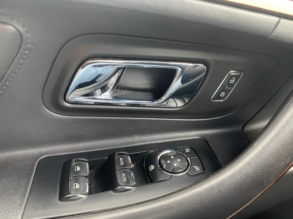 2013 Ford Taurus 5th Gen - Image 15 of 18