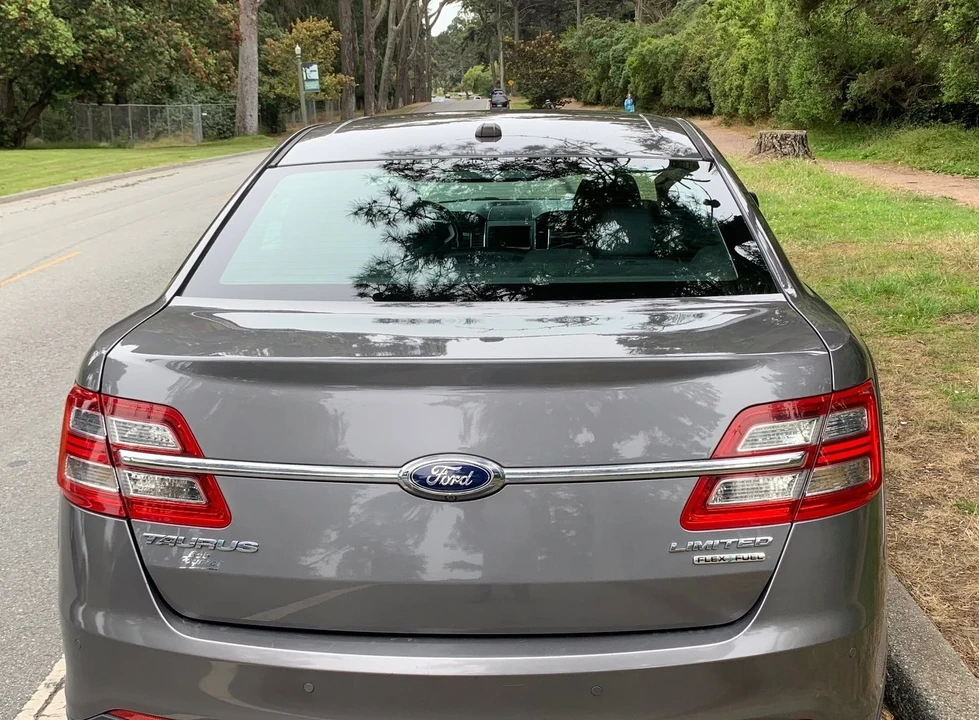 2013 Ford Taurus 5th Gen - Image 4 of 18