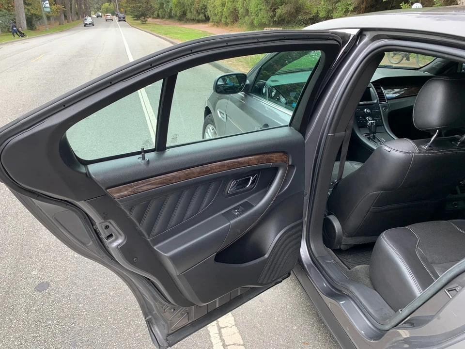 2013 Ford Taurus 5th Gen - Image 10 of 18