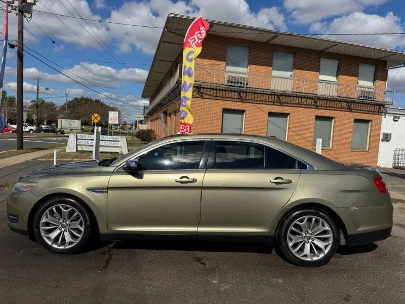 2013 Ford Taurus 5th Gen - Image 10 of 12