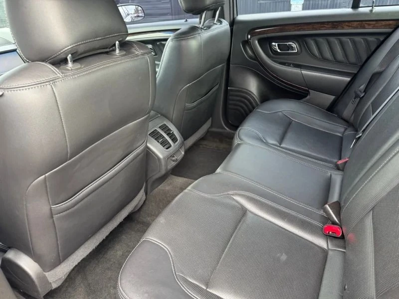 2013 Ford Taurus 5th Gen - Image 6 of 10