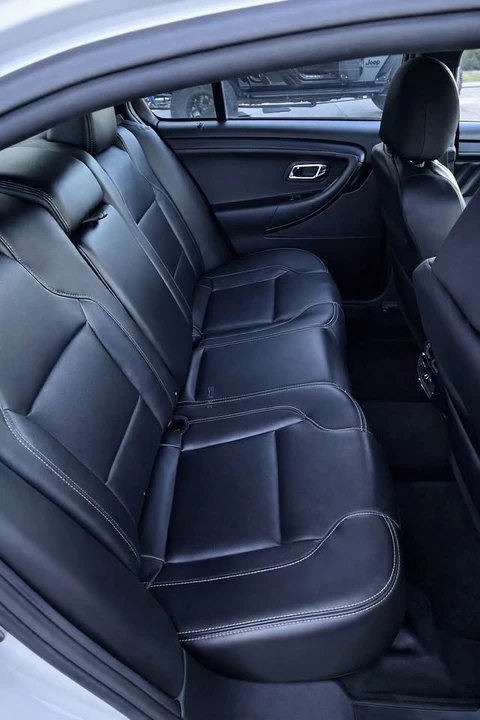 2013 Ford Taurus 6th Gen - Image 5 of 8