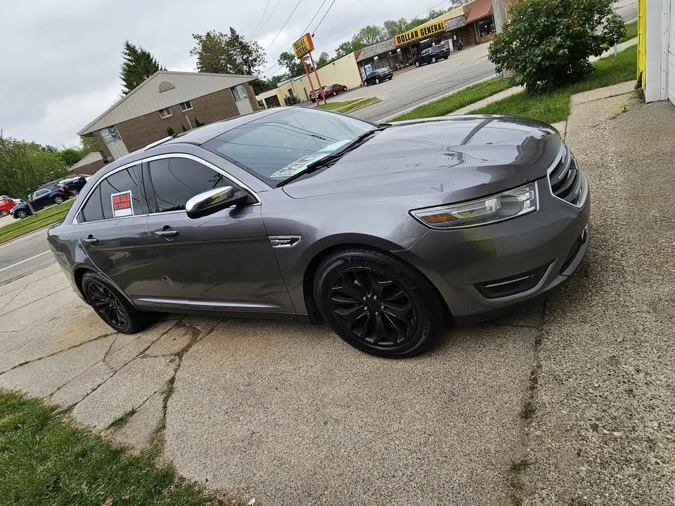 2013 Ford Taurus 6th Gen - Image 6 of 13