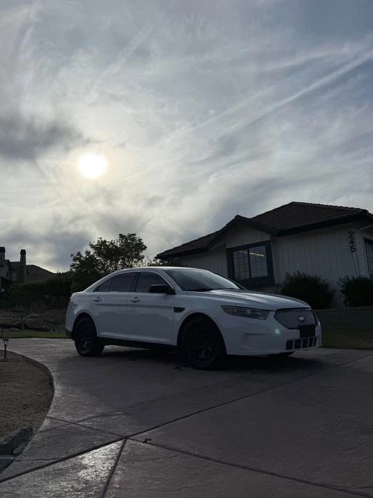 2013 Ford Taurus 6th Gen - Image 2 of 8