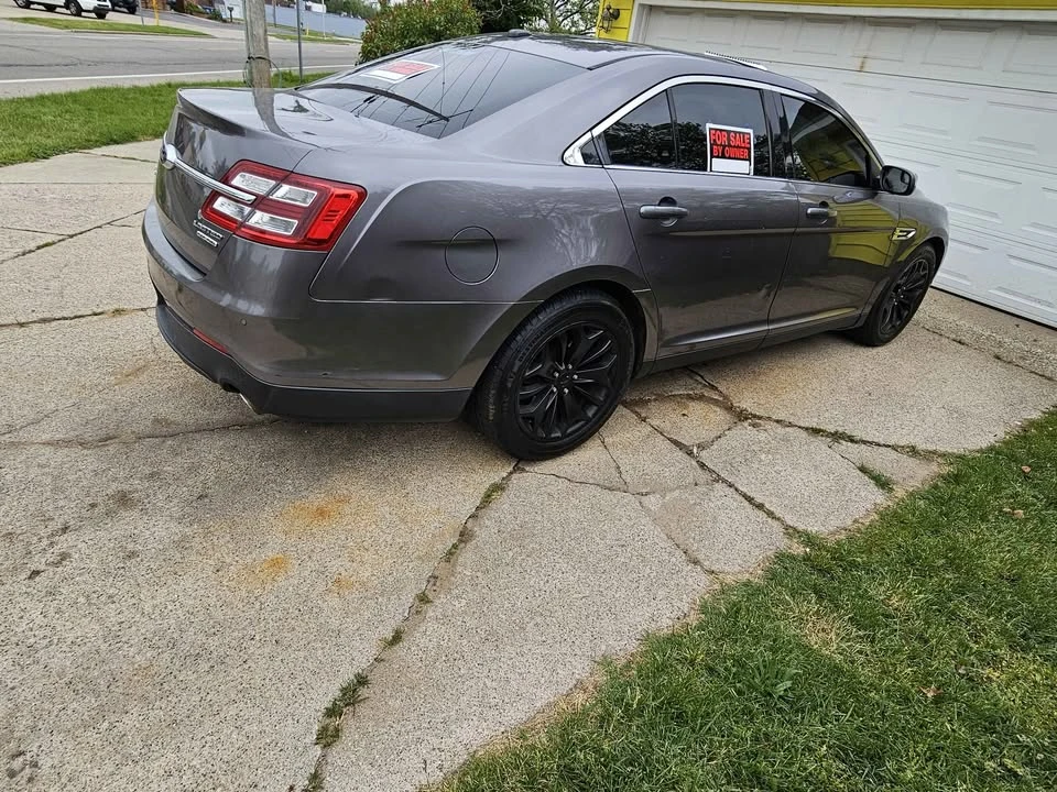 2013 Ford Taurus 6th Gen - Image 5 of 13