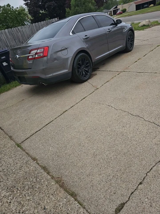 2013 Ford Taurus 6th Gen - Image 7 of 13