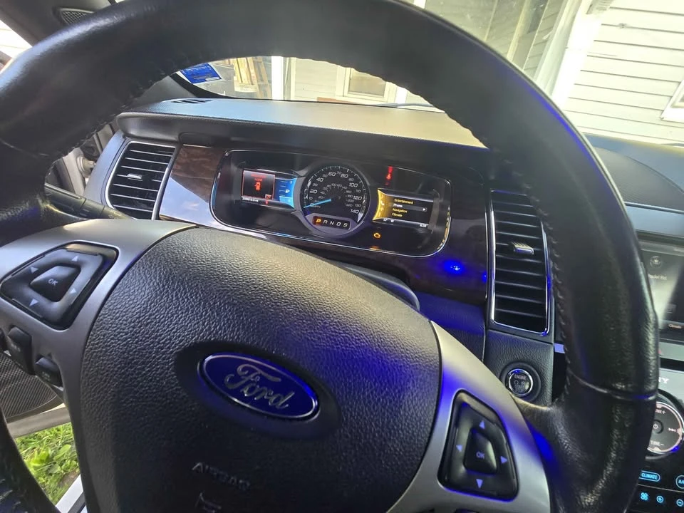 2013 Ford Taurus 6th Gen - Image 8 of 12
