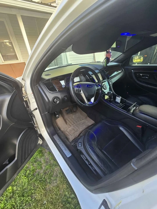 2013 Ford Taurus 6th Gen - Image 5 of 12
