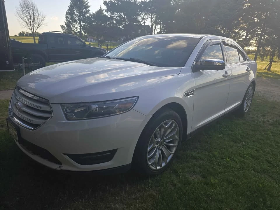 2013 Ford Taurus 6th Gen - Image 4 of 12