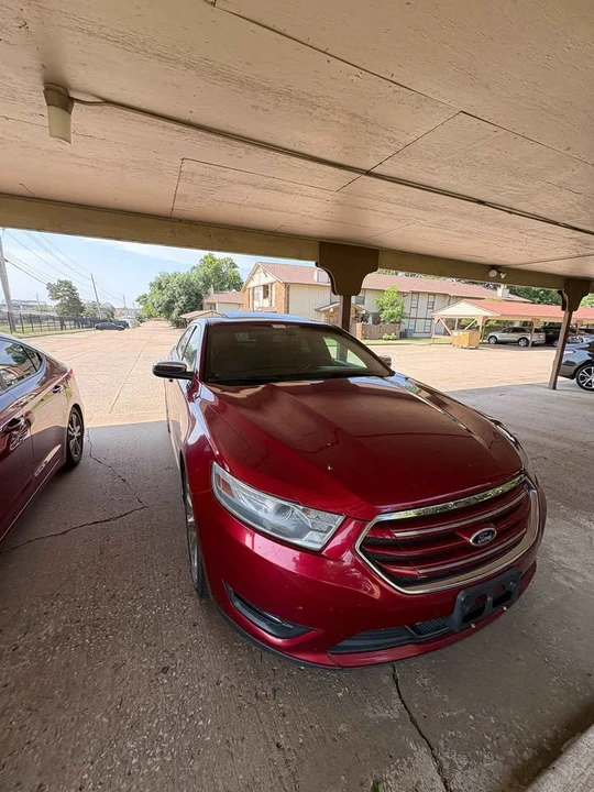 2013 Ford Taurus 6th Gen - Image 2 of 10