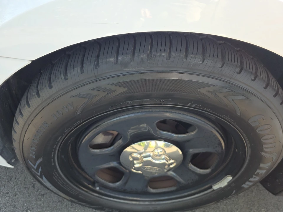 2013 Ford Taurus 6th Gen - Image 10 of 19