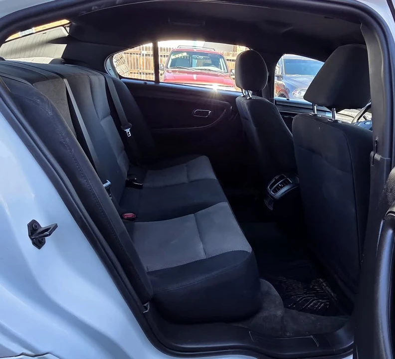 2013 Ford Taurus 6th Gen - Image 14 of 15