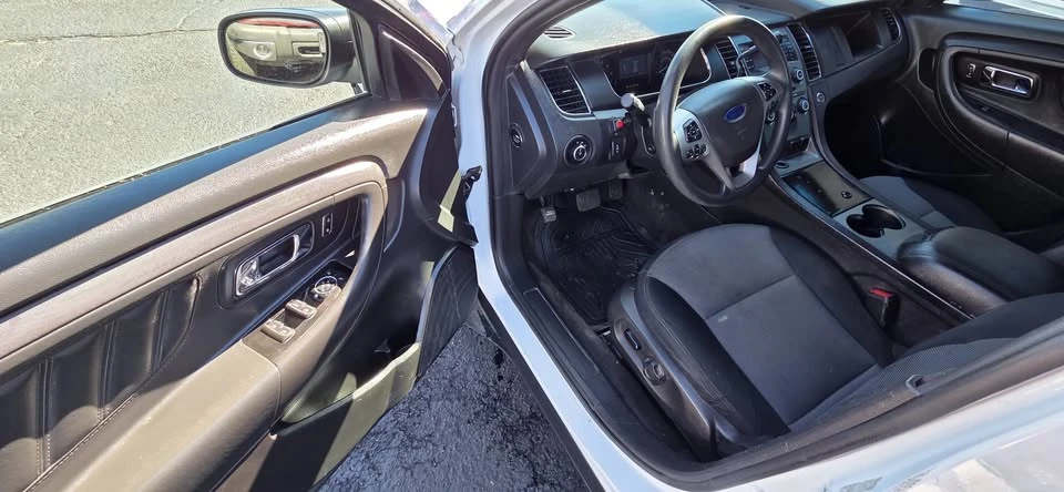2013 Ford Taurus 6th Gen - Image 9 of 15
