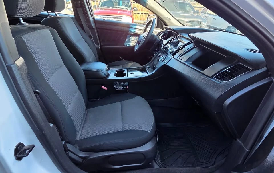2013 Ford Taurus 6th Gen - Image 10 of 15