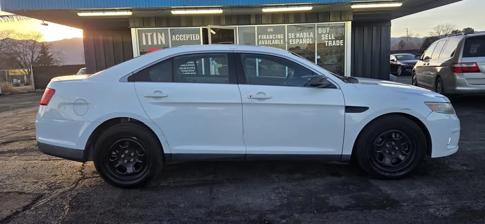 2013 Ford Taurus 6th Gen - Image 4 of 15
