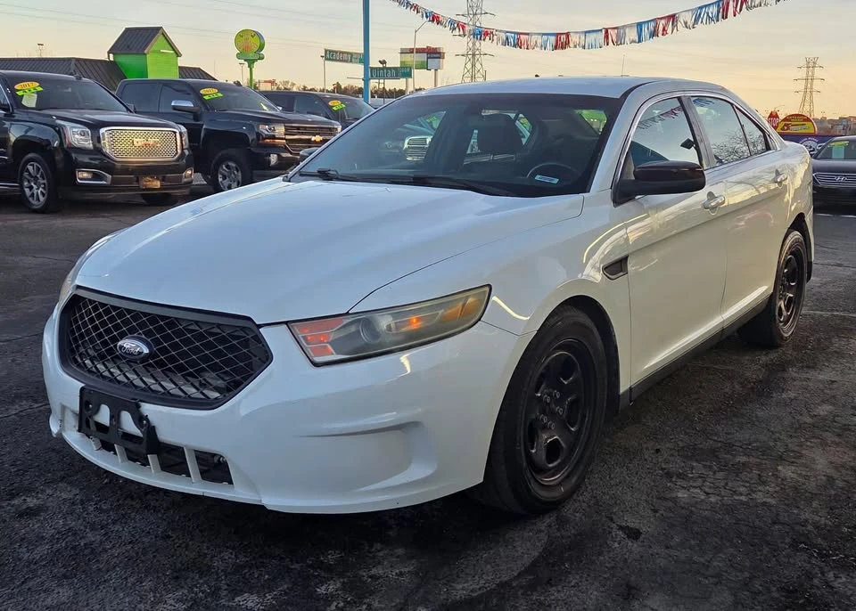 2013 Ford Taurus 6th Gen - Image 3 of 15