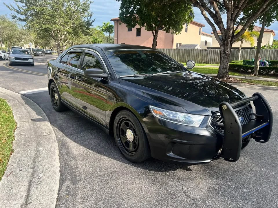 2013 Ford Taurus 6th Gen - Image 13 of 15
