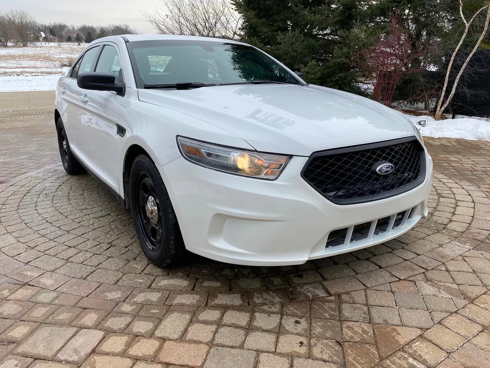 2013 Ford Taurus 5th Gen - Image 8 of 17