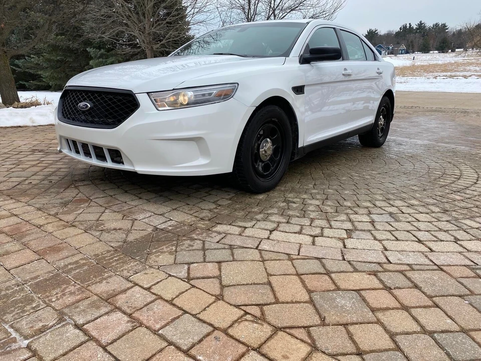 2013 Ford Taurus 5th Gen - Image 2 of 17