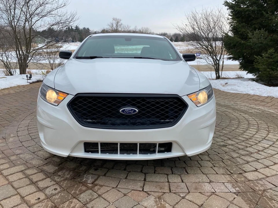2013 Ford Taurus 5th Gen - Image 10 of 17