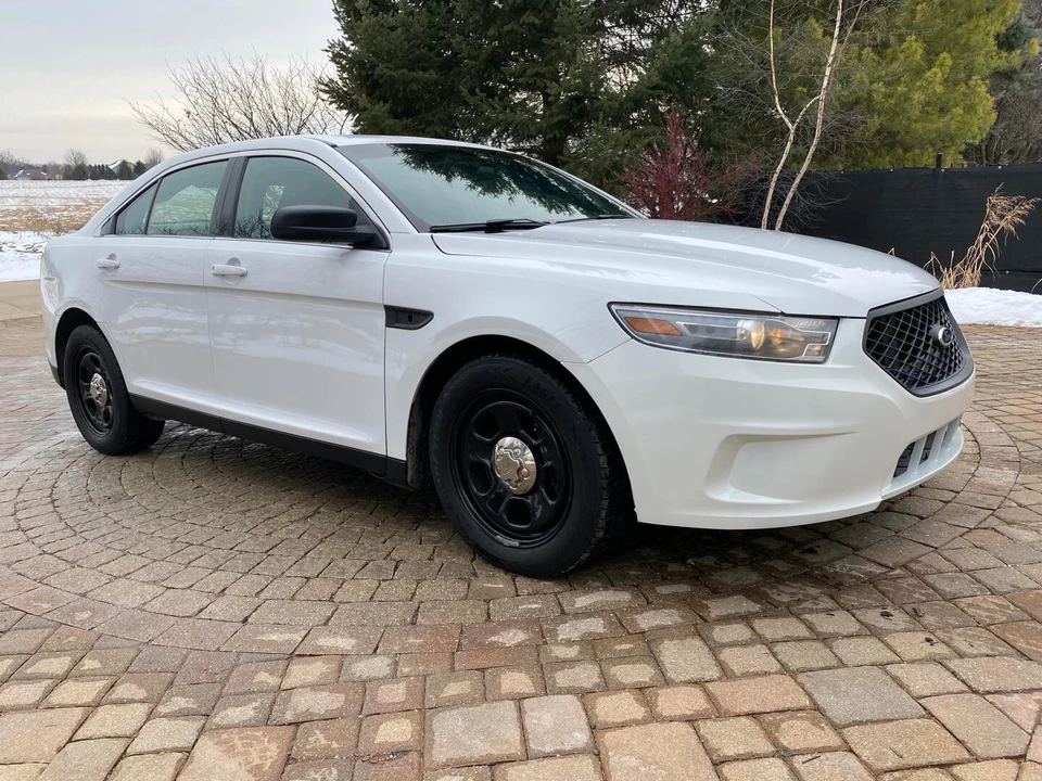 2013 Ford Taurus 5th Gen - Image 9 of 17